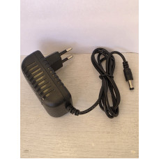 Універсальний адаптер AC/DC 12V 2A для електронних пристроїв