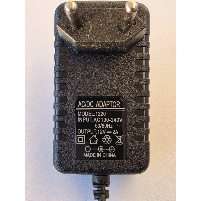 Універсальний адаптер AC/DC 12V 2A для електронних пристроїв