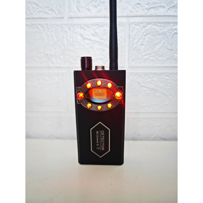 Оновлений детектор жучків GPS трекерів і прихованих відеокамер К68S c голосовими підказками меню (3 в 1 )