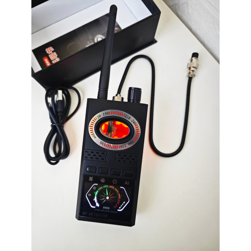 Оновлений детектор жучків GPS трекерів і прихованих відеокамер К68S c голосовими підказками меню (3 в 1 )