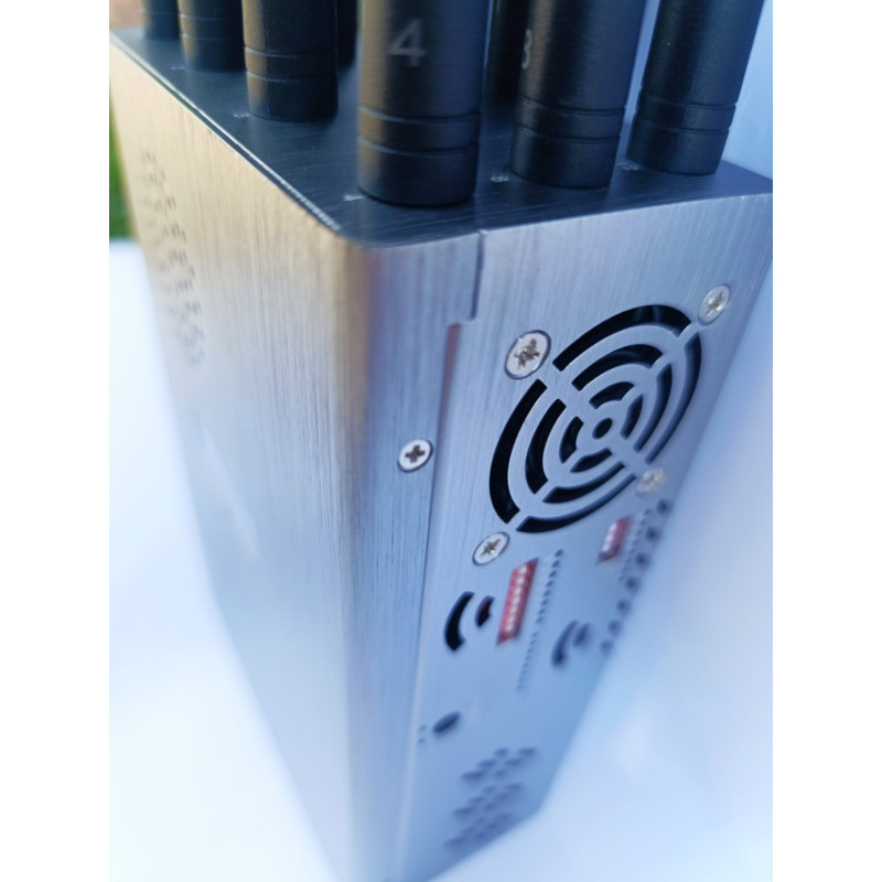 Потужна переносна глушилка сигналів ( LOJACK/CDMA/GSM/LORA/DCS/PCS/3G/4G/5G/2.4G, 5.2G, 5.8G/GPS L1-L5/5G600 US АБО 5G1500 EU ) «PREDATOR 12 каналів» 37 Вт