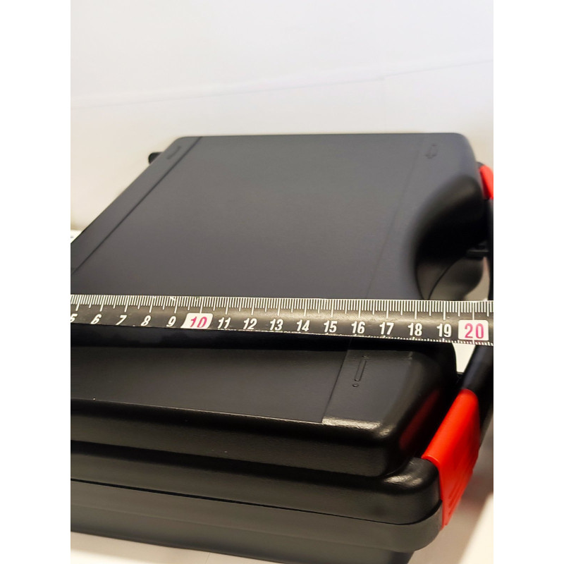 Пластиковий кейс з поролоновим наповнювачем (25×20,5×7 см)