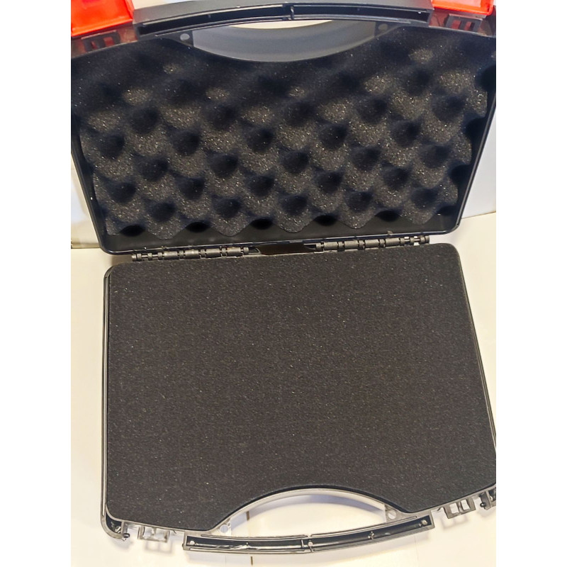 Пластиковий кейс з поролоновим наповнювачем (25×20,5×7 см)