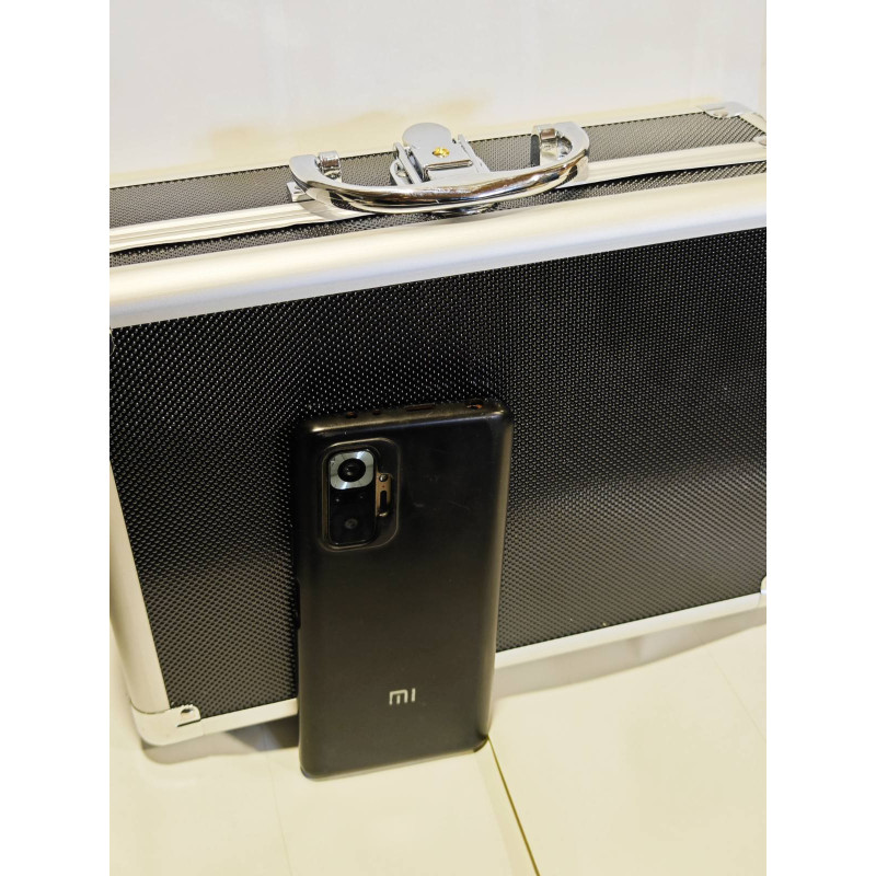 Металопластиковий кейс для обладнання з ключем та поролоновим наповнювачем розміром 30×20×10 см