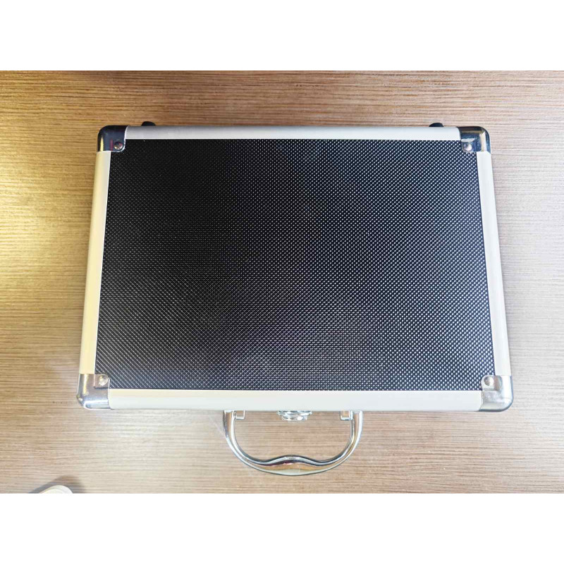 Металопластиковий кейс для обладнання з ключем та поролоновим наповнювачем розміром 30×20×10 см