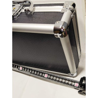 Металлопластиковый кейс для оборудования с ключом и поролоновым наполнителем размером 30×20×10 см