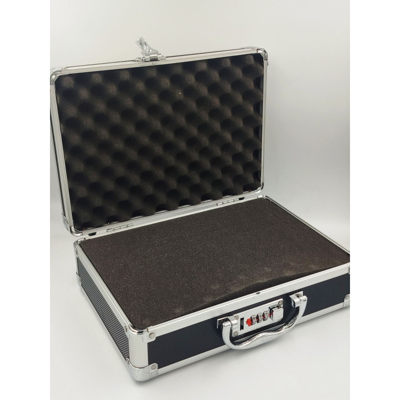 Металопластиковий кейс для обладнання з кодовим замком та поролоновим наповнювачем розміром 30×20×10 см