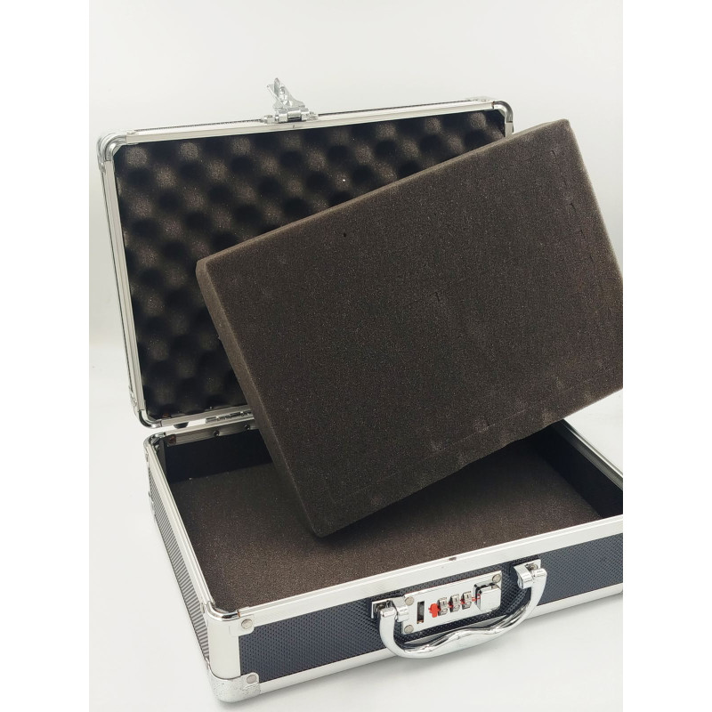 Металопластиковий кейс для обладнання з кодовим замком та поролоновим наповнювачем розміром 30×20×10 см